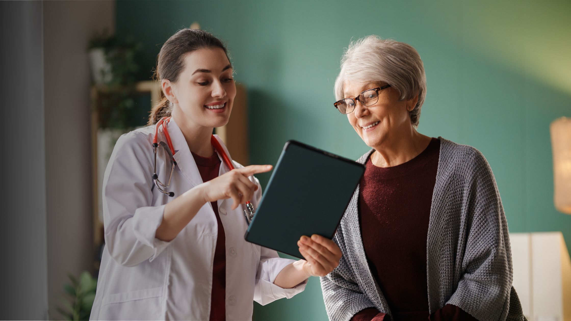 Conservative vs. Surgical Spine Treatment How We Help You Decide Banner